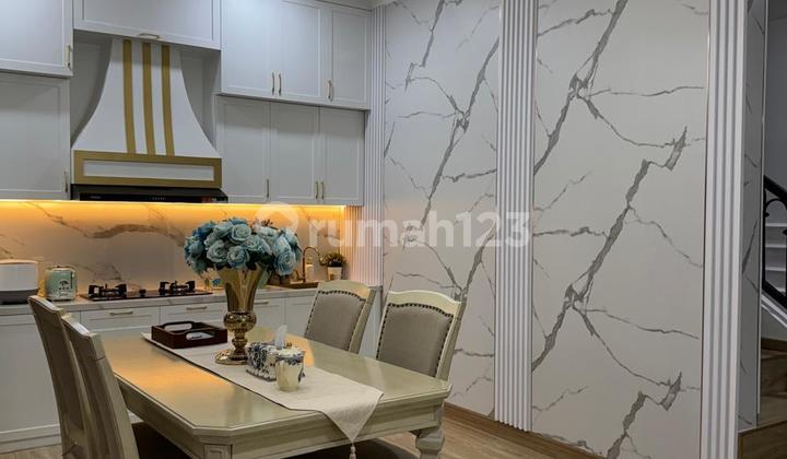 For sale house in Latinos cluster, Lavintage BSD City, good feng shui, east.