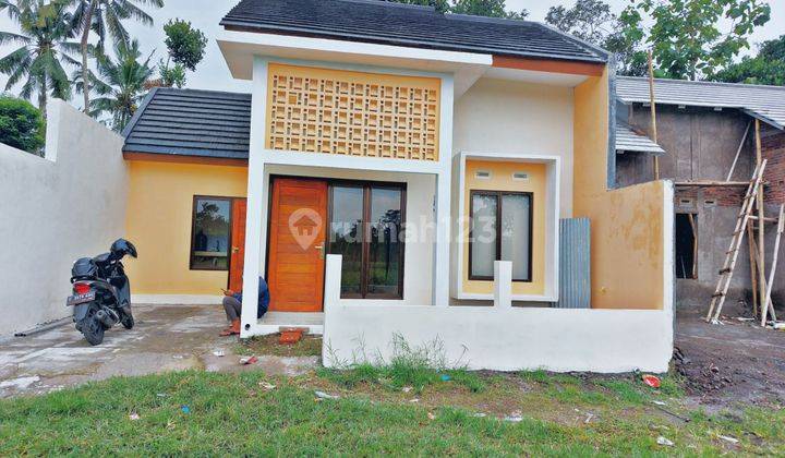Rumah Baru Siap Huni Tepi Aspal View Persawahan Di Mlati Sleman 3