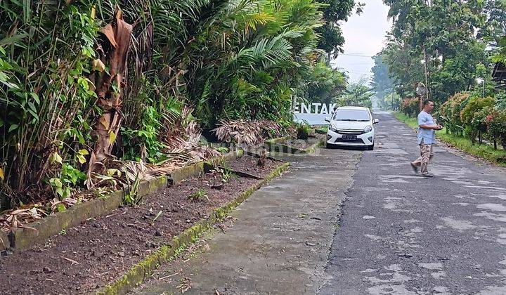 Tanah Tepi Aspal Lebar Dekat Jalan Raya Dekat Pusat Bisnis 1