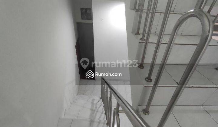Sewa Rumah Tebet Barat Jakarta Selatan Depan Taman Kondisi Rapih 13