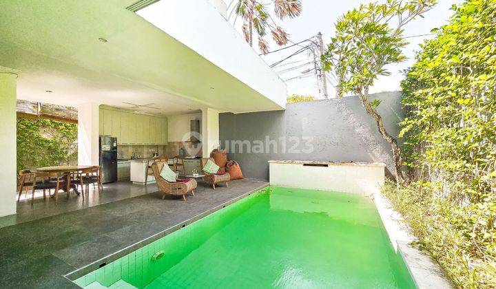 Dijual Villa Strategis Dekat Pantai Kedonganan, Jimbaran 2