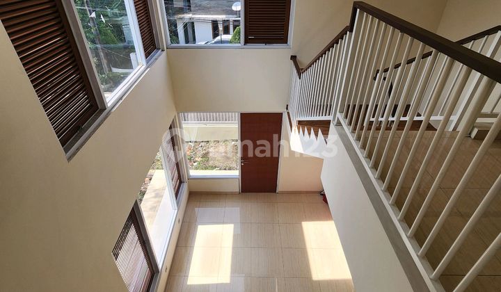 Rumah Terenovasi Di Lokasi Strategis. 