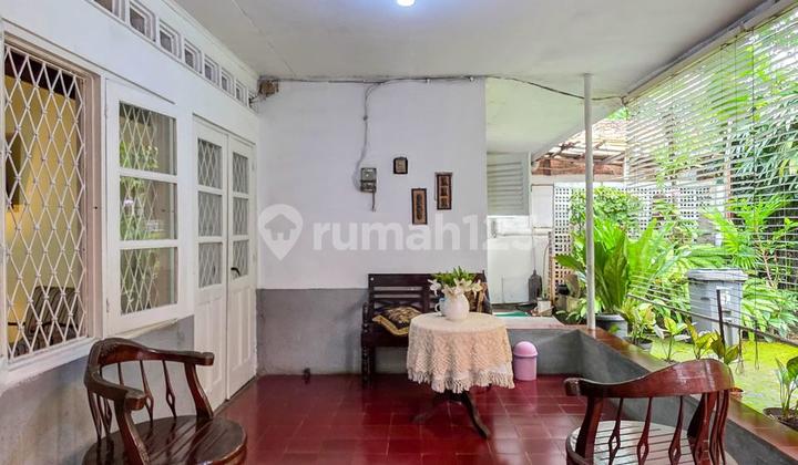Rumah Lama Terawat di Kebayoran Baru, Jakarta Selatan Rumah Lama Terawat di Kebayoran Baru, Jakarta Selatan