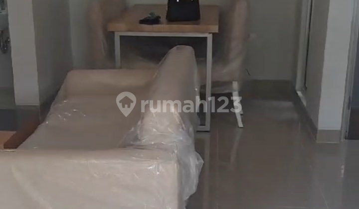 House in Malibu Village. Semi Furnished Small House 2