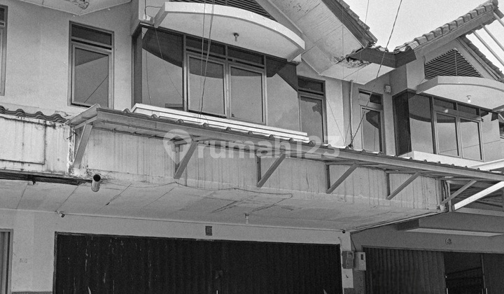 Murah. Ruko di Batununggal Indah. Dekat Sekolah Aloysius