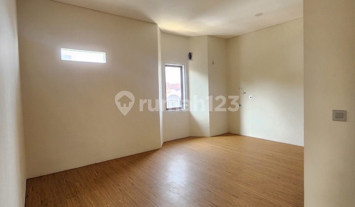 Rumah Terenovasi Di Lokasi Strategis.  2
