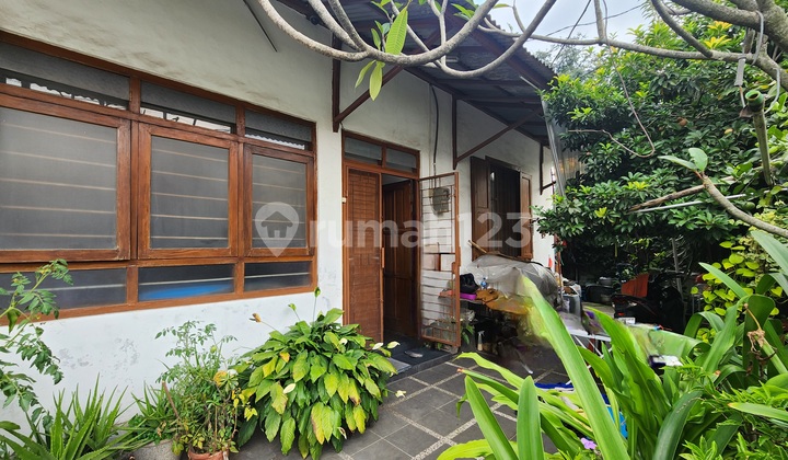 Rumah Itung Tanah Di Lokasi Yg Sangat Strategis. Jarang Ada. Rumah Itung Tanah Di Lokasi Yg Sangat Strategis. Jarang Ada.