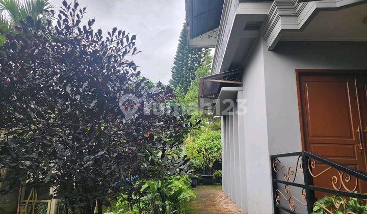 Rumah Lama Terawat Di Geger Kalong