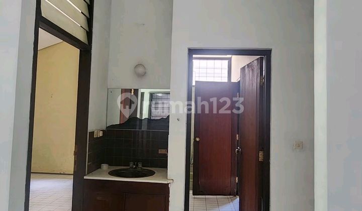 Dijual Rumah Lama Hitung Tanah. Harga Bisa Nego.  2