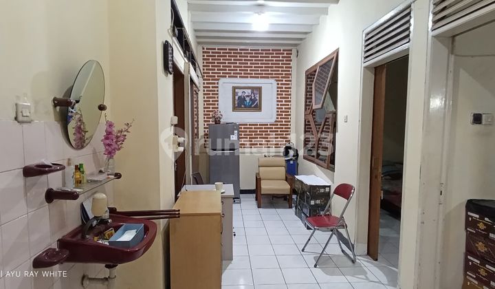 Well-Maintained Old House in Strategic City Center Location 2