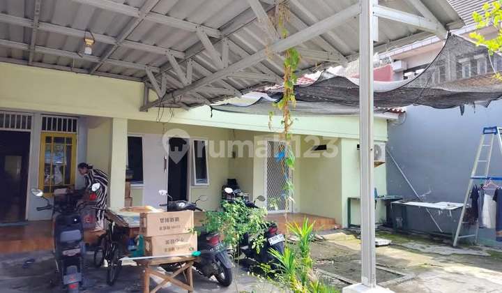 Boarding house in Lidah Wetan near Wiyung, close to UNESA Lidah campus. Boarding house in Lidah Wetan near Wiyung, close to UNESA Lidah campus.