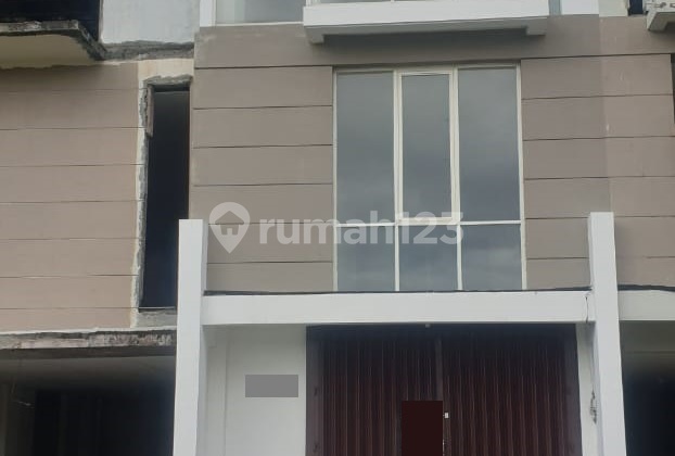 Soho Royal Residence, Crown Soho Near Pakuwon Mall, Near Graha Famili Loops, Near Unesa Lidah Campus