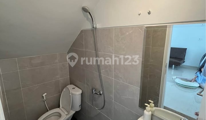 Mas Bukit Hill tourist house near Pakuwon Mall PTC, close to UNESA Lidah campus, near Wiyung Mas Bukit Hill tourist house near Pakuwon Mall PTC, close to UNESA Lidah campus, near Wiyung