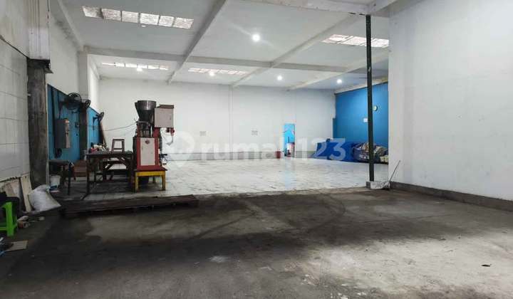 Warehouse in Raya Benowo, zero highway near RSI, near Benowo terminal. Warehouse in Raya Benowo, zero highway near RSI, near Benowo terminal.