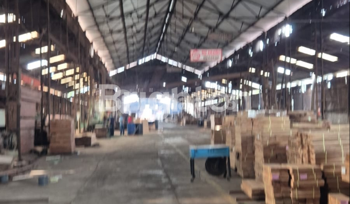 Raya Tanjungsari Strategic Warehouse
