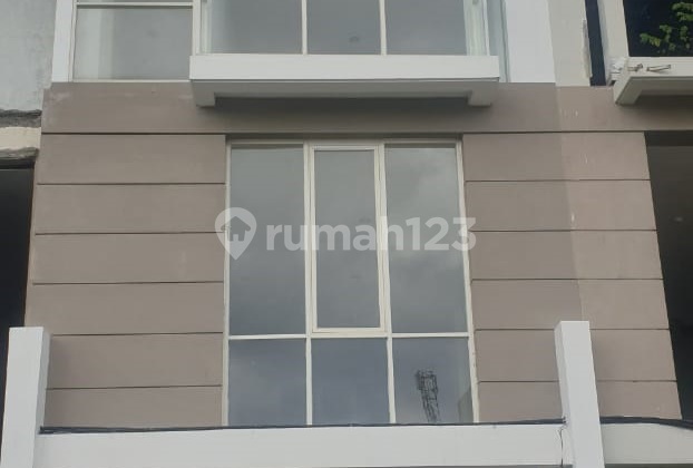 Soho Royal Residence, Crown Soho Near Pakuwon Mall, Near Graha Famili Loops, Near Unesa Lidah Campus