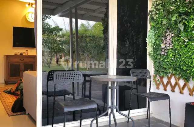 Royal Residence House Near Unesa Lidah Campus, Near Hospital, Near Pakuwon Mall PTC