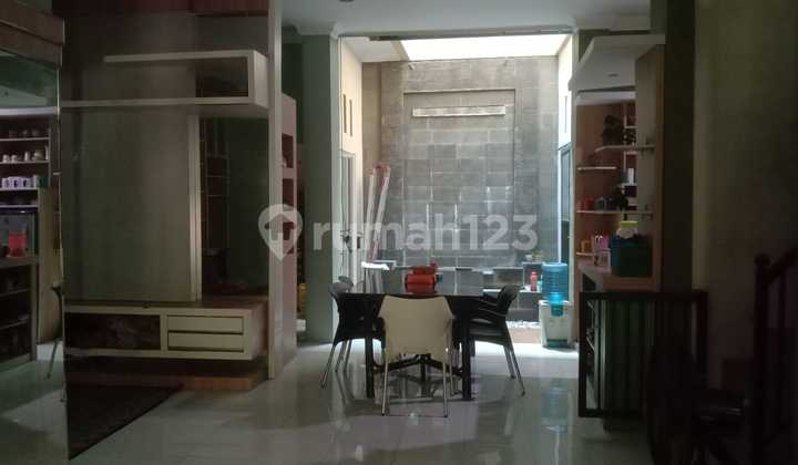 Babatan Pilang House Near Unesa Campus, Near Pakuwon Mall, Near Mcd