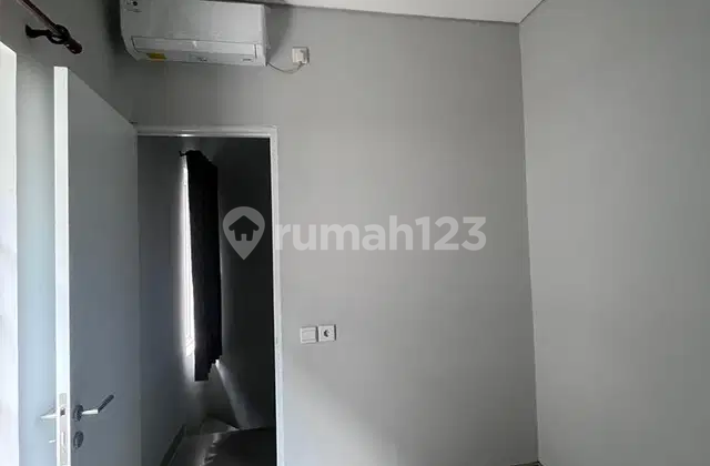 Bukit Mas tourist house near Pakuwon Mall PTC, close to UNESA Lidah Campus, near Wiyung. Bukit Mas tourist house near Pakuwon Mall PTC, close to UNESA Lidah Campus, near Wiyung.