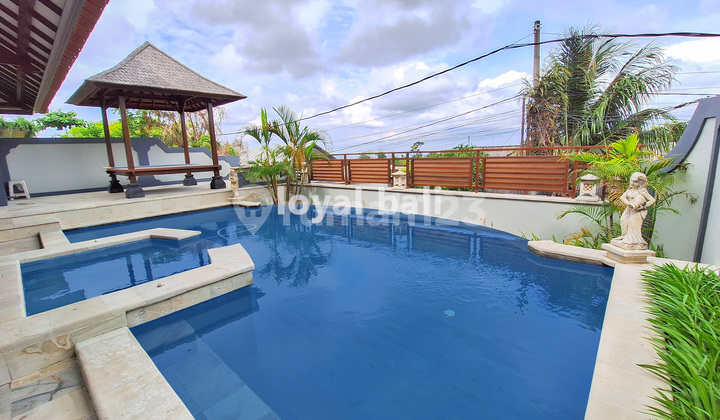 Elegant And Stylish Ocean View Villa In Ungasan, Bal