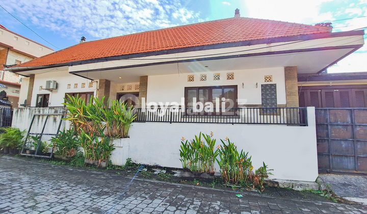 Rumah, Homey House And Convenient Location In Seminyak, Bali Rumah, Homey House And Convenient Location In Seminyak, Bali