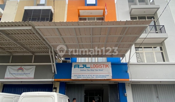 ******** Shop House.