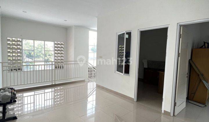 rumah minimalis 2 lantai full furnish siap huni 2