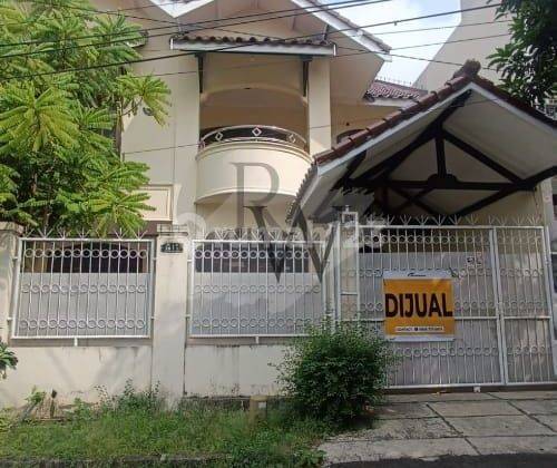 Rumah 2.5  lantai dalam komplek dekat summarecon bekasi 1