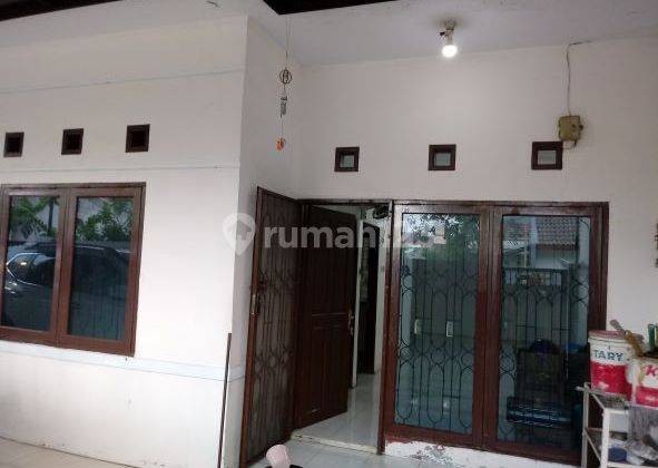 Rumah Siap Huni Hoek Murah Bagus Dalam Komplek  2