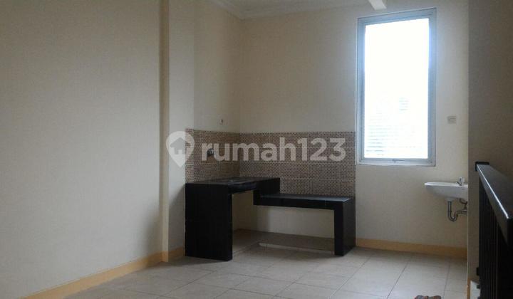 3-Storey Shop House. Ready to Occupy. Strategic Location. Near Uniqlo. Negotiable Price. 2