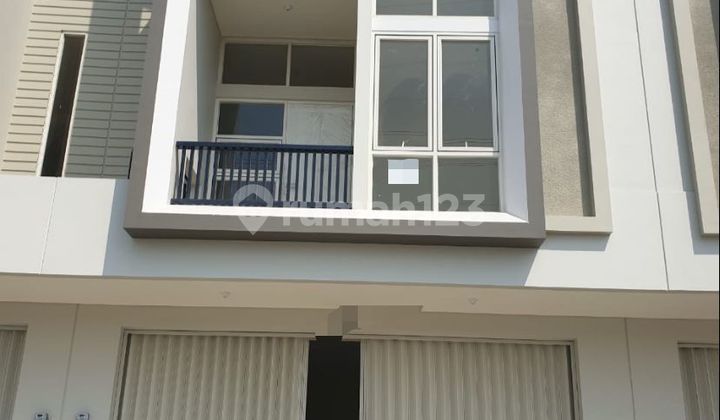 Ruko..siap.huni. Pinggir Jalan