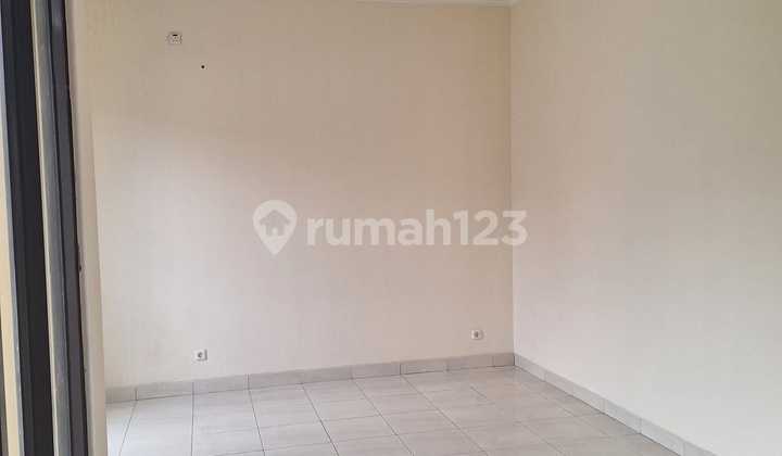 House in a cluster ready to occupy, nice and minimalist. 2