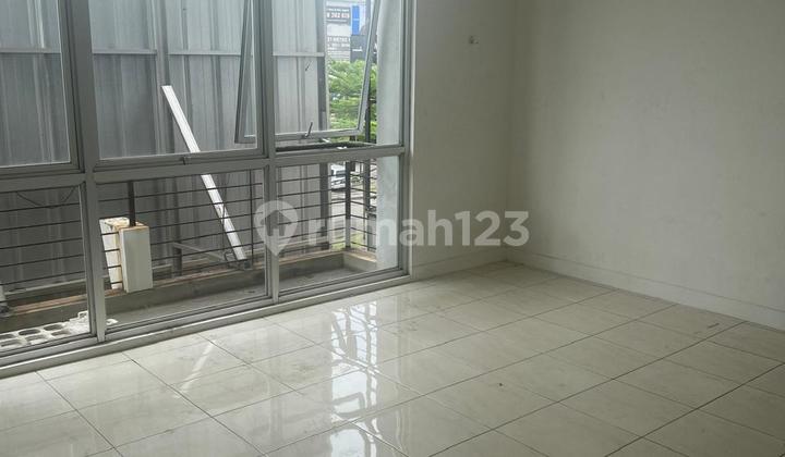 Rented 2.5-Story Shop House (Ruko). Green Boulevard. Harapan Indah.