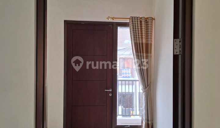 Ready-to-Occupy 2-Story House in a Cluster. 2