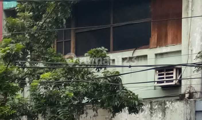 Roadside Shop House Near Jatinegara Train Station 2