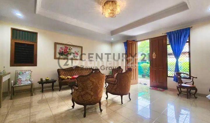 Dijual Rumah Asri 2 Lantai Siap Huni - 4+1 (T/B 388 m²/ 600 m²) SHM, 15 M, Cideng, Jakarta Pusat 2