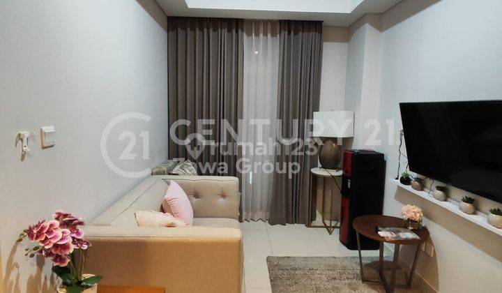 Disewakan Apartemen Taman Anggrek Residence Lantai Sedang view Pool 1