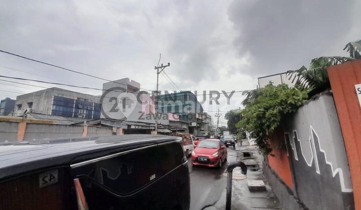 For Sale Old House in Commercial Zone Suitable for Business in Srengseng, West Jakarta 2