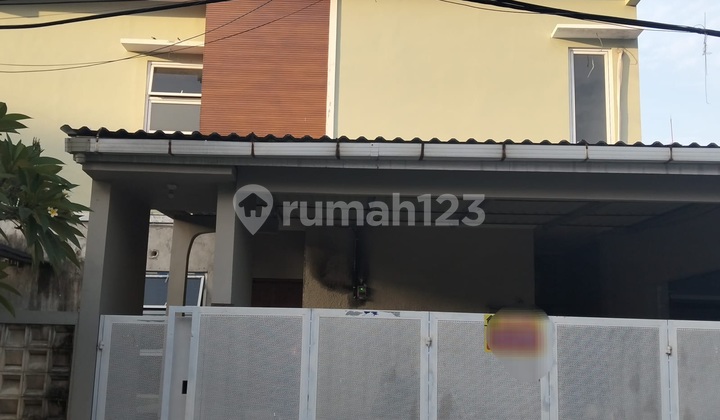 Eramas 2000 House, Good, Tidy, Clean, No Flooding. East Jakarta.