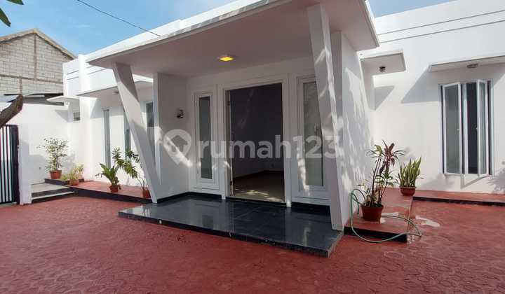 Dijual Cepat Rumah di Villa Pertiwi. Hook. Sukmajaya. Depok.