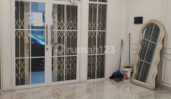 Ruko Bagus jalan raya Boulevard Kelapa Gading, Jakarta Utara Ruko Bagus jalan raya Boulevard Kelapa Gading, Jakarta Utara