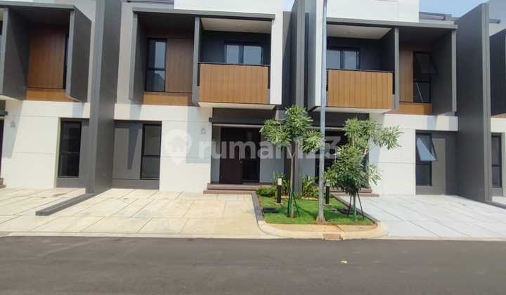 Beautiful House Summarecon Crown Gading Cluster Regia, Bekasi