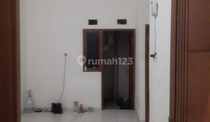 Rumah Bagus Over Kredit di Grand Mahkota, Bekasi 2