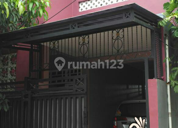 Rumah 2 Lantai Bagus Sertifikat Hak Milik di Jaka Mulya, Bekasi 1