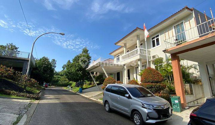 Rumah 2 Lantai Bagus Furnished HGB di Mediterania Golf Hill, Bogor 2