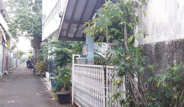 Rumah 2 Lantai Bagus SHM di Komplek Balai Pustaka, Jakarta Timur 2