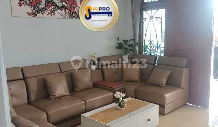 1-Storey House with Freehold Certificate, Flood-Free in Taman Harapan Baru, Bekasi