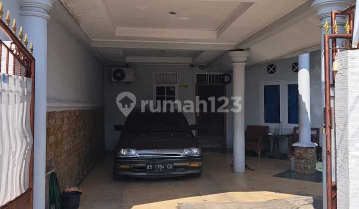 Rumah Bagus Semi Furnished SHM Villa Indah Permai, Bekasi 2