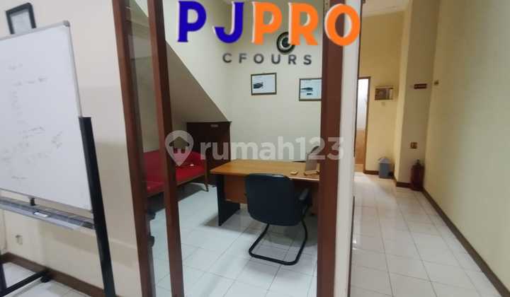 Ruko 2 Lantai HGB Full Furnished Dekat Akses Pelabuhan di Kelapa Gading, Jakarta Utara
