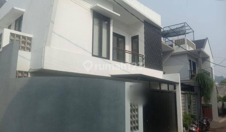 Rumah 2 Lantai Bagus SHM di Cigadung, Bandung 1